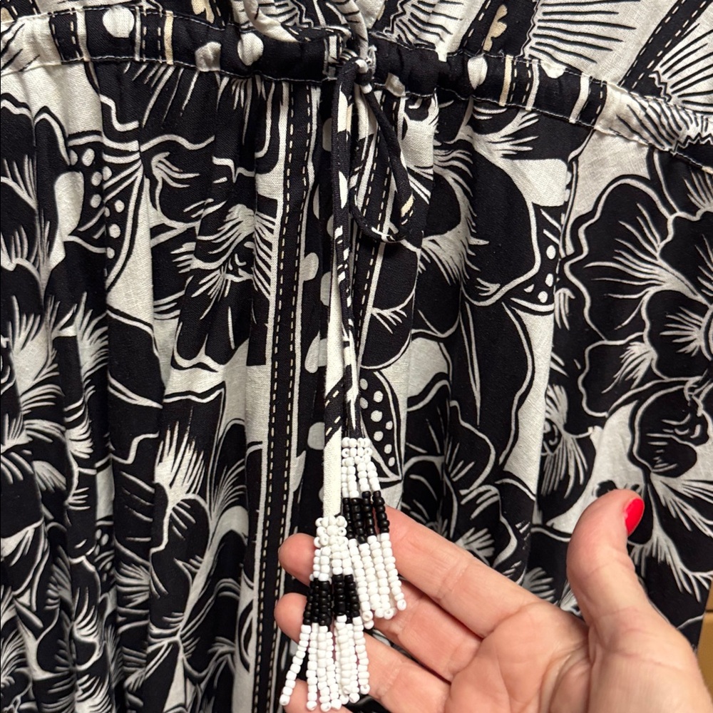 Black and White Floral Dress - Picture 2 of 7